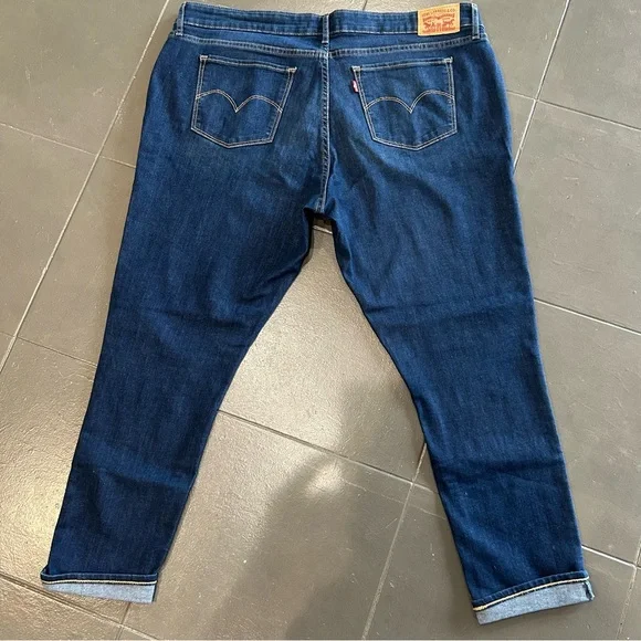 Levi Strauss Woman’s 711 Skinny Ankle Jeans - Picture 6 of 11